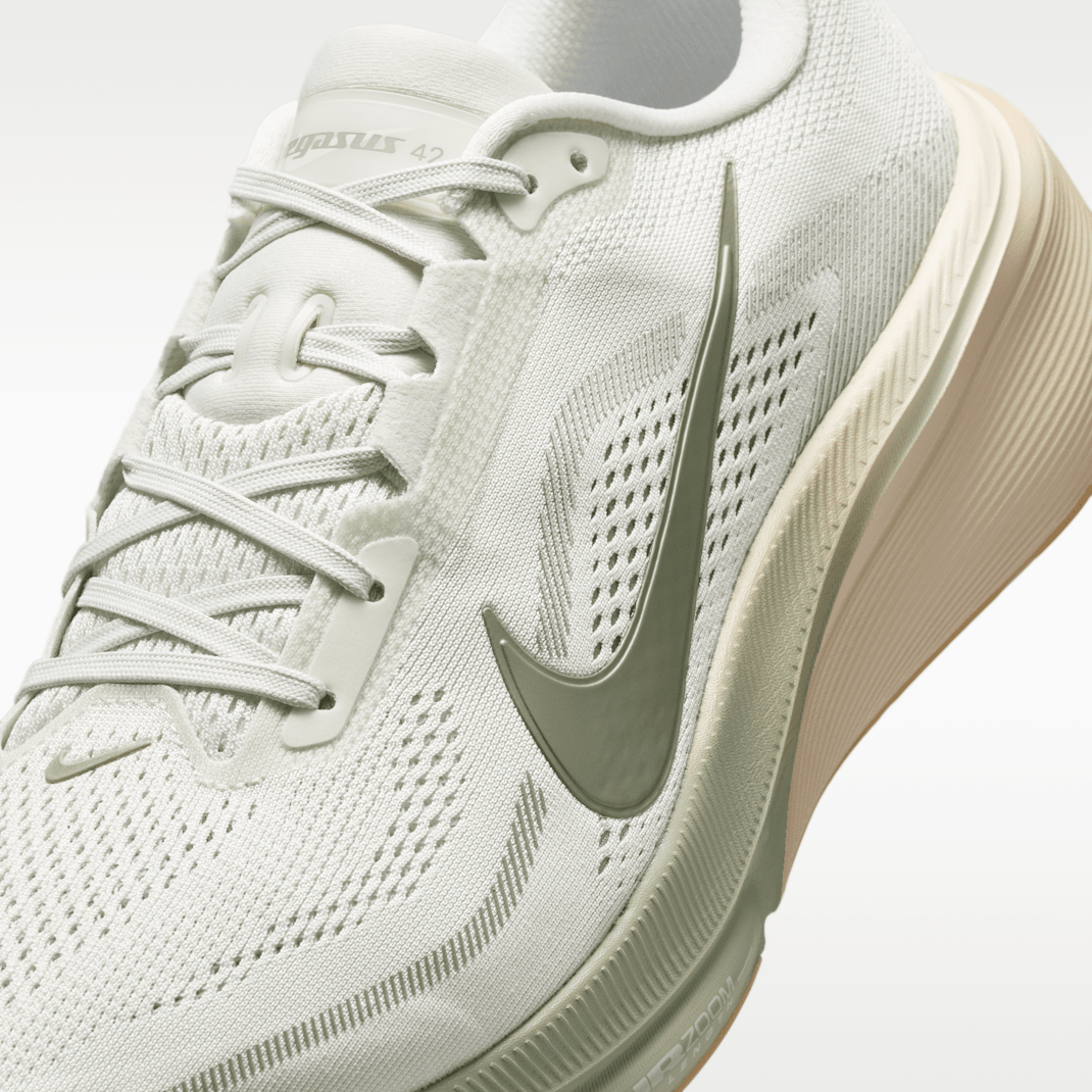 Spruce Aura/Pale Ivory/Sanddrift/Jade Horizon