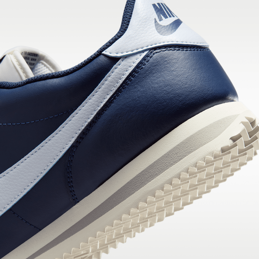 Midnight Navy/Sail/Light Smoke Grey/Football Grey