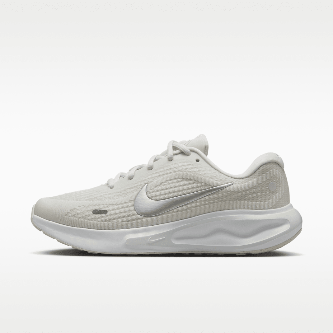 Summit White/Barely Green/White/Metallic Silver