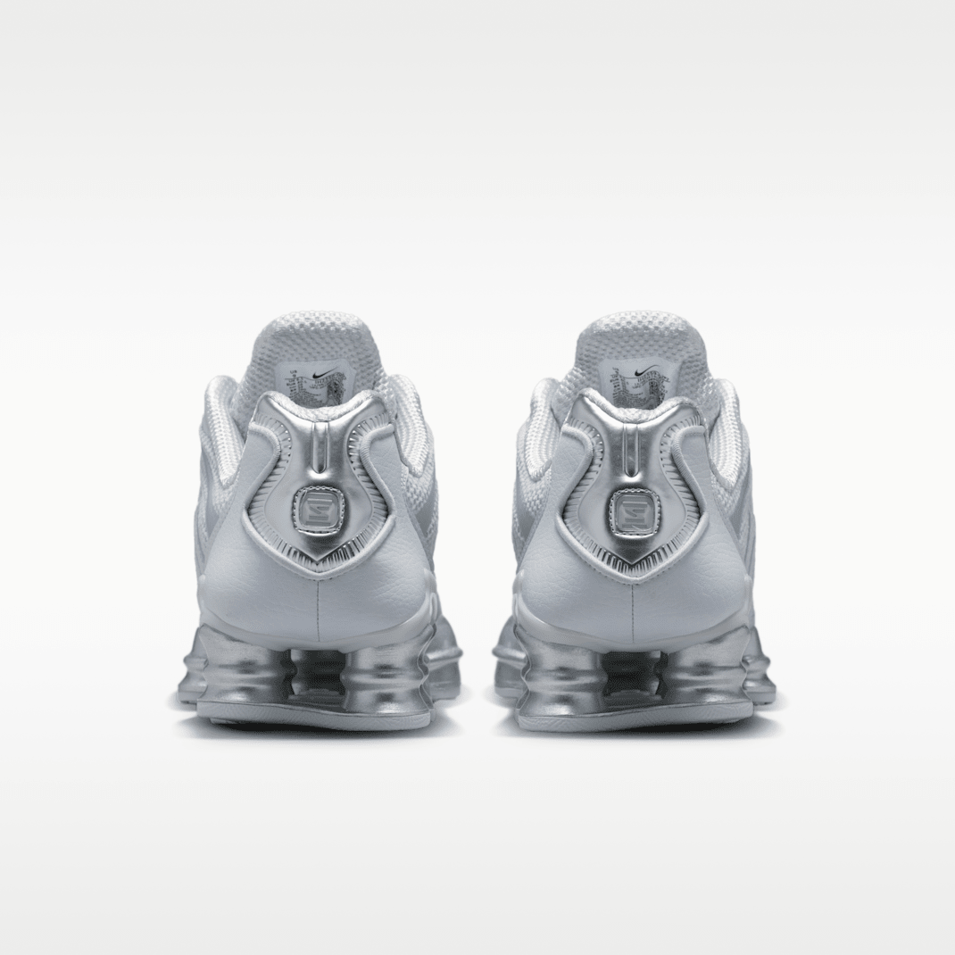 Pure Platinum/Metallic Silver