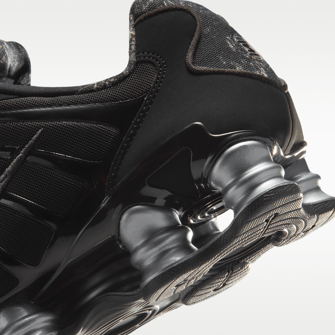 Black/Metallic Cool Grey/Dark Smoke Grey