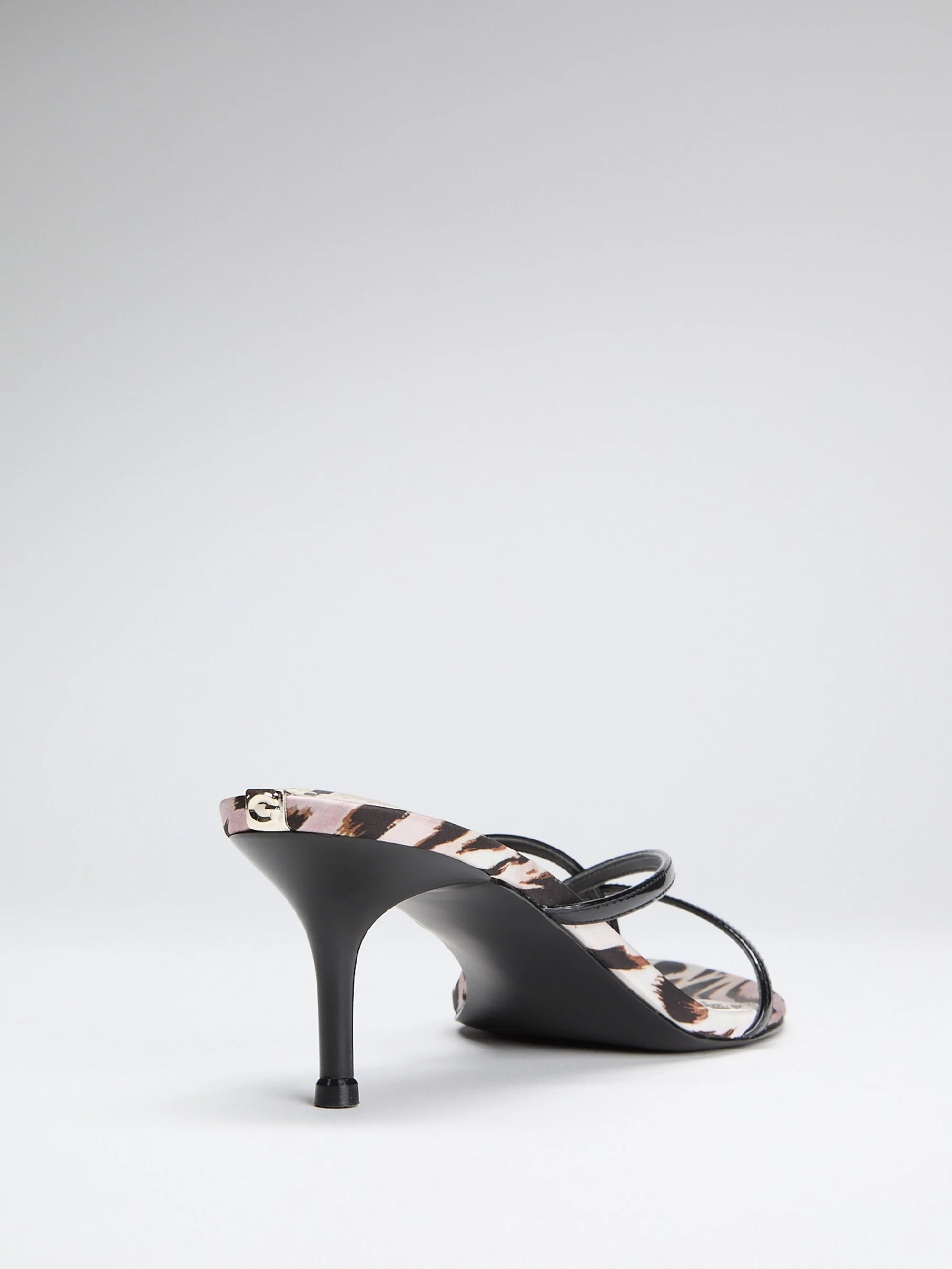 Black 001