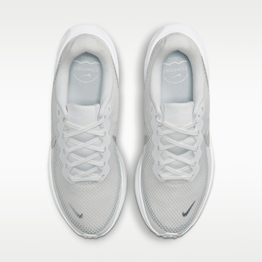 Off White/Barely Green/Malachite/Metallic Silver