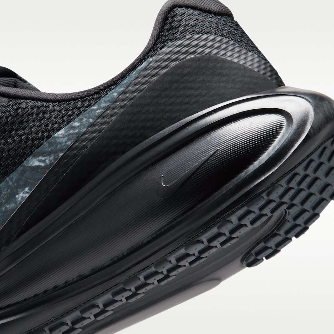 Black/Dark Smoke Grey/Iron Grey/White
