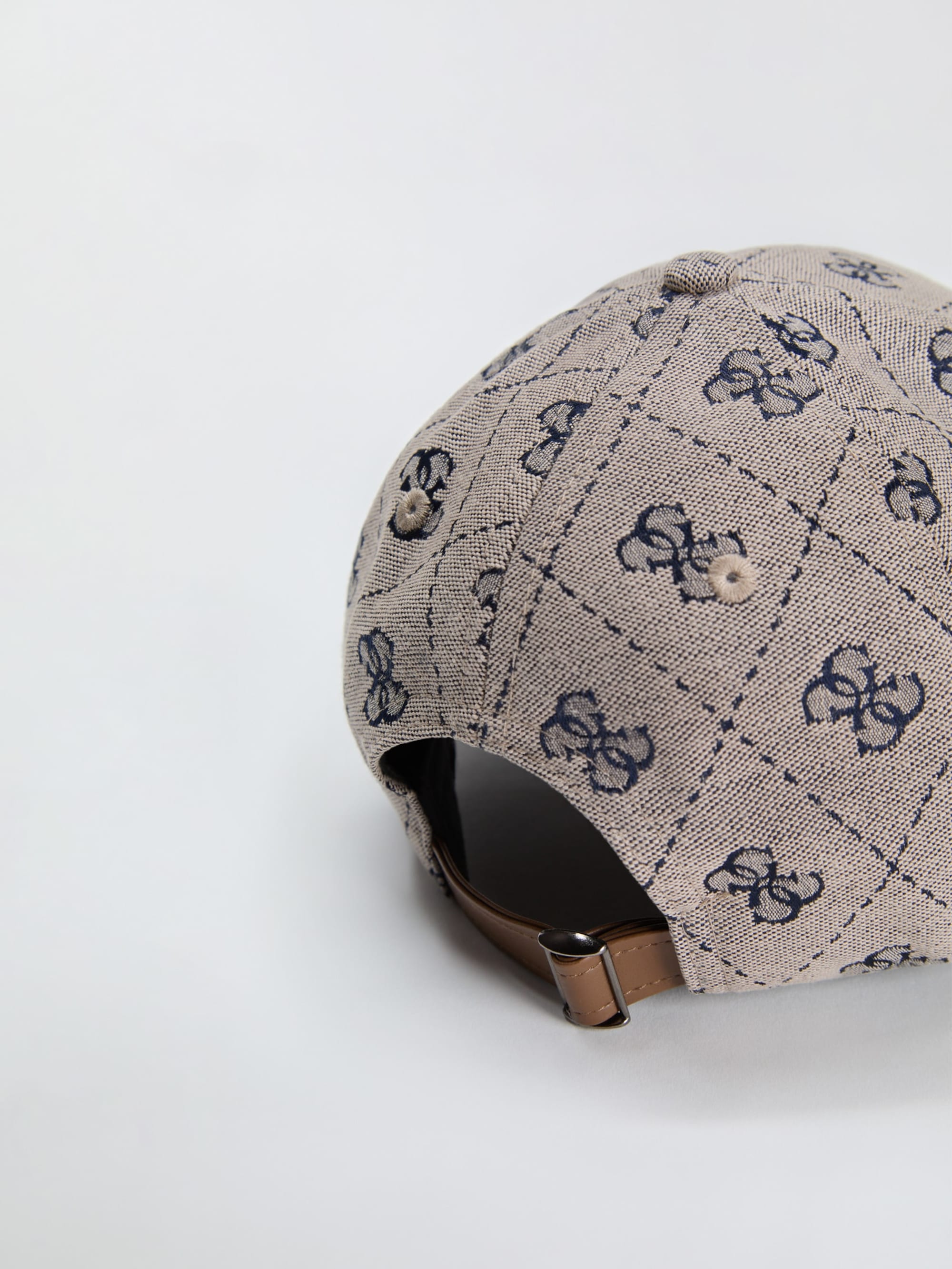4G Canvas Jacq Velvet Tau