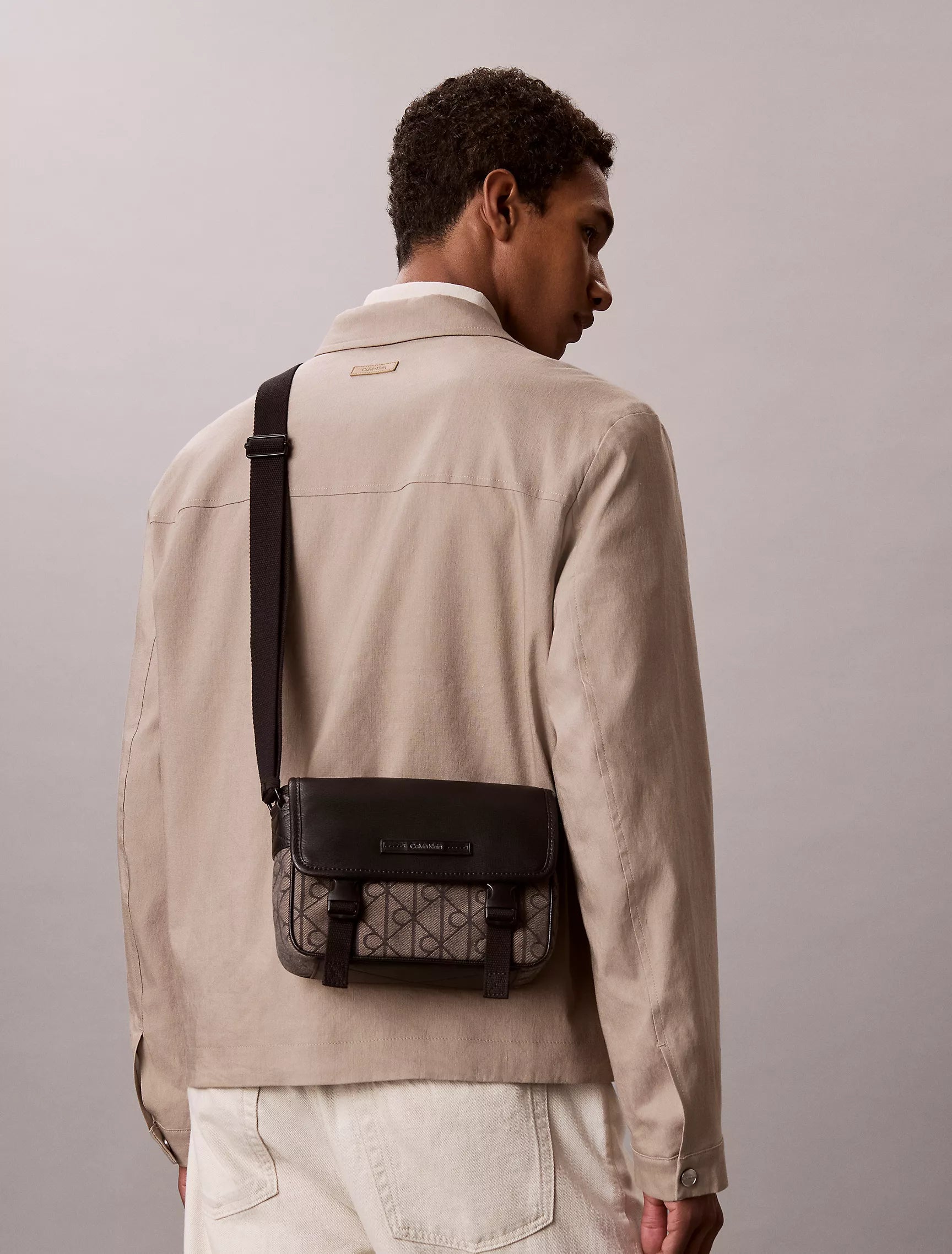 Lotus Beige / Black Aop