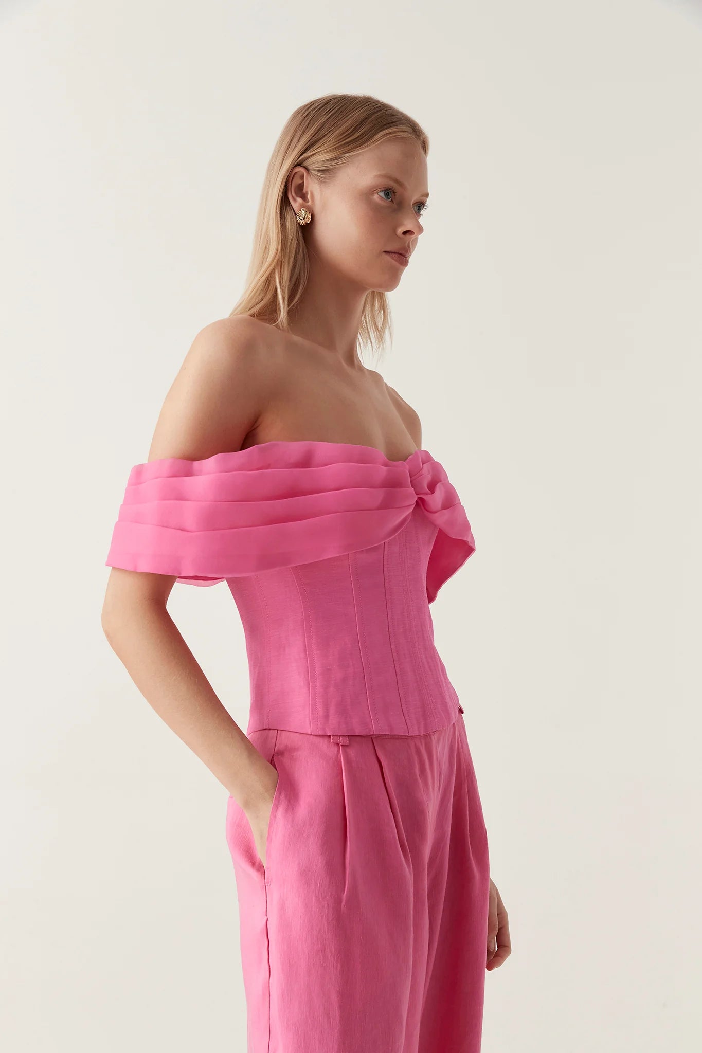 BRILLIANT PINK