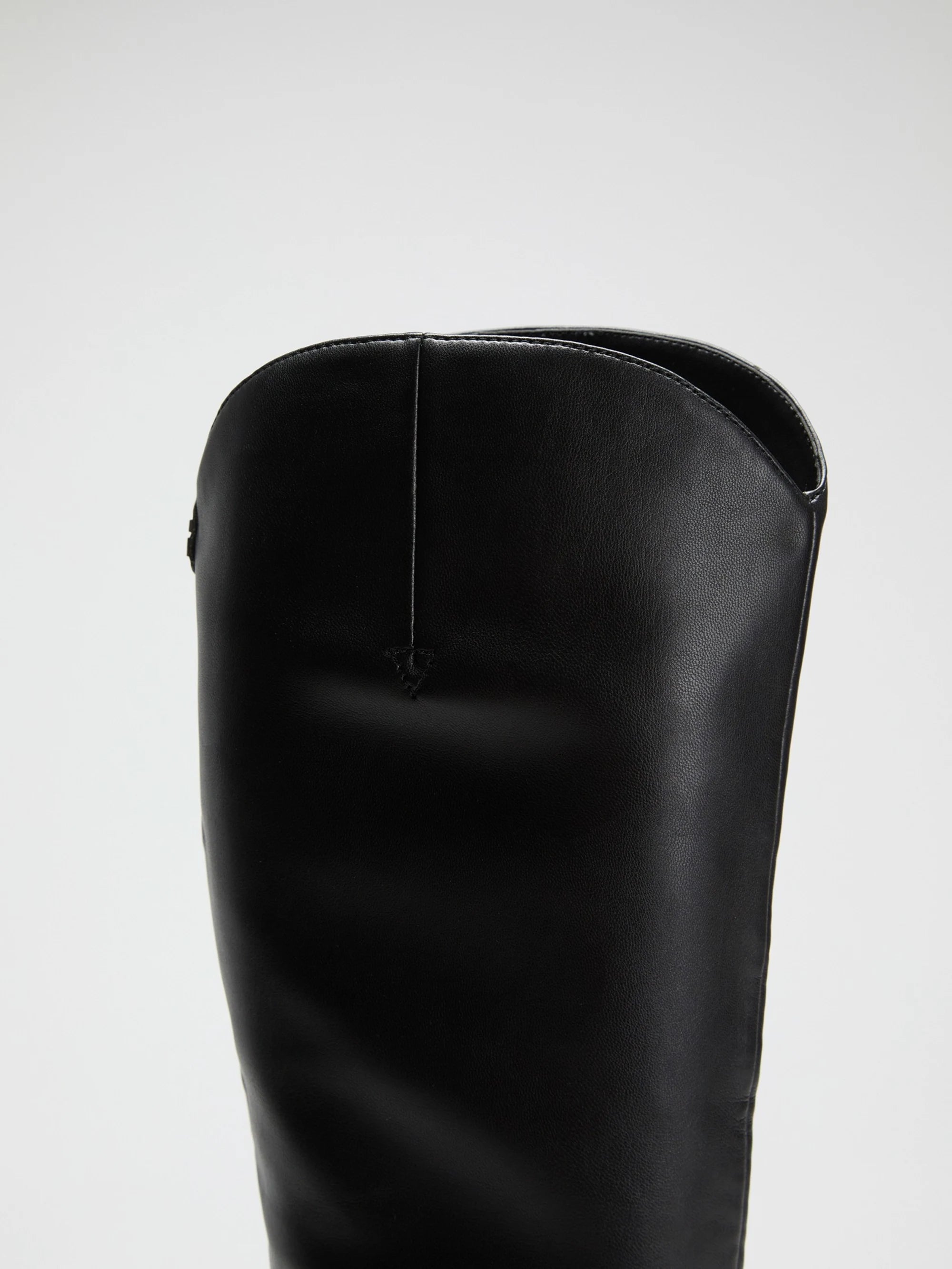 Black 002