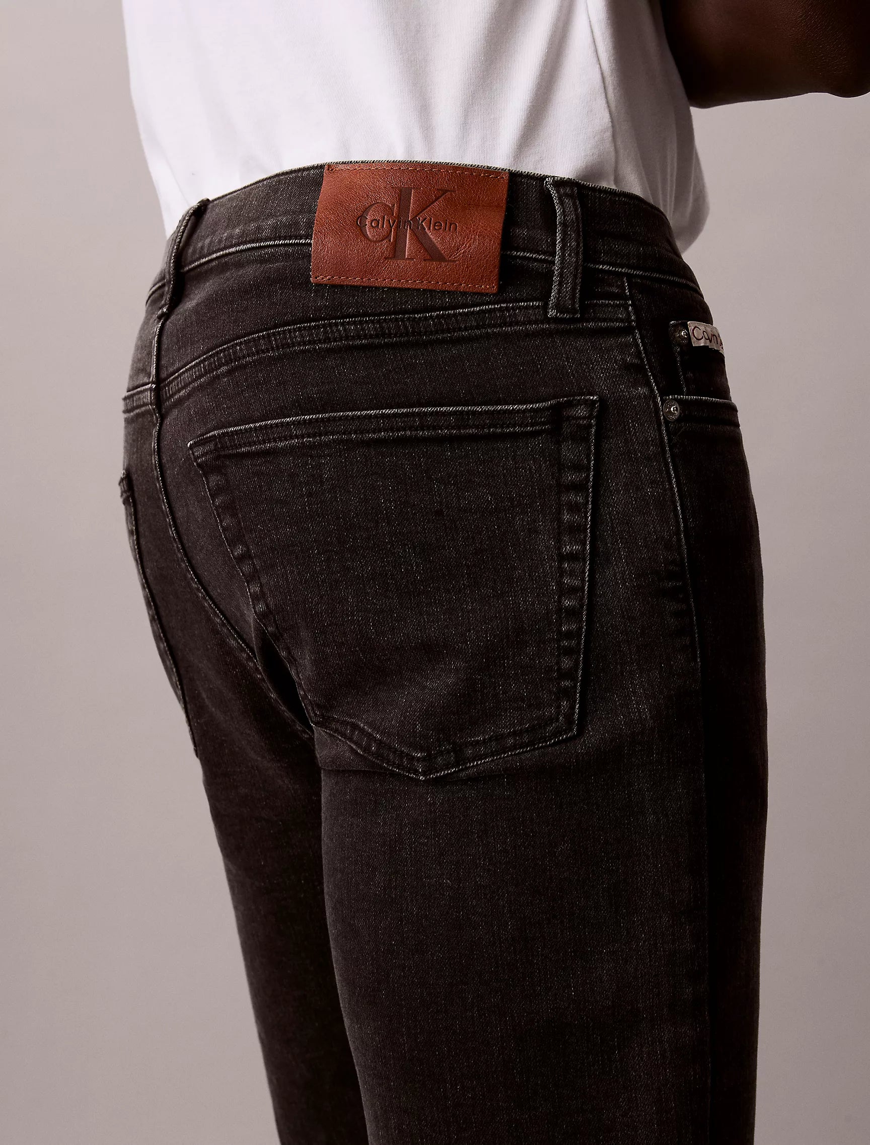 Ck Essential Black