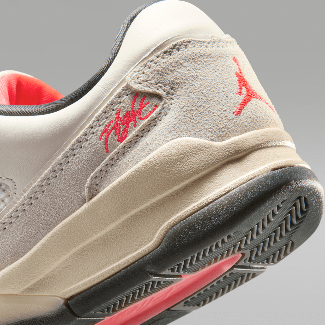 Pale Ivory/Muslin/Anthracite/Infrared 23