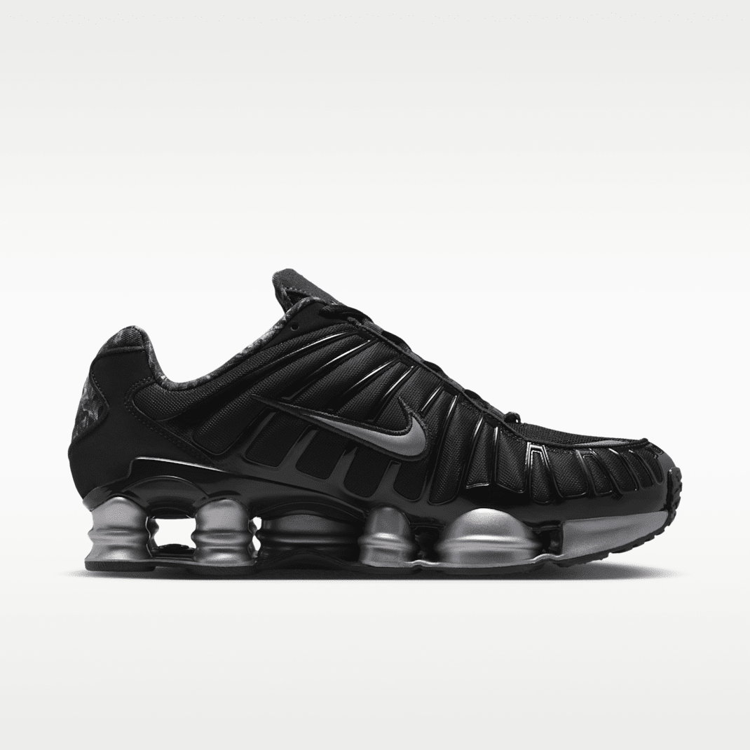 Black/Metallic Cool Grey/Dark Smoke Grey