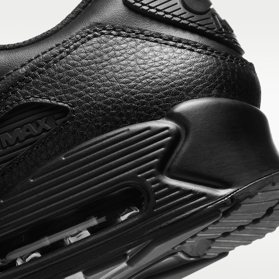Black/Black/Black