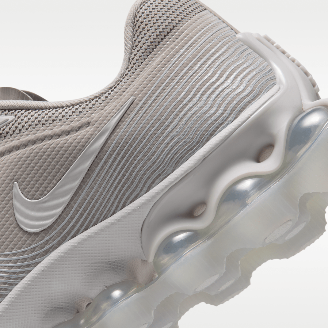 Moon Particle/Metallic Silver/Vast Grey