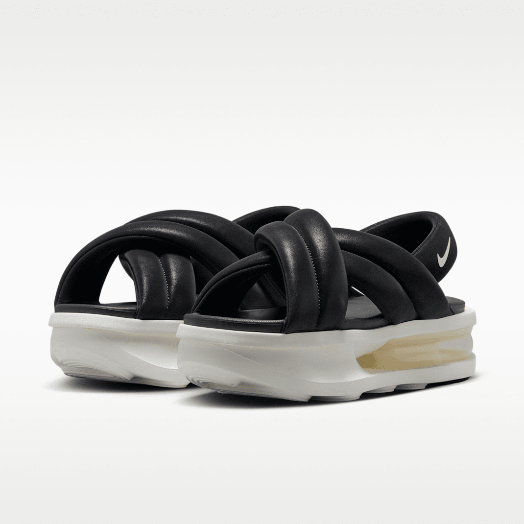 Black/Sail