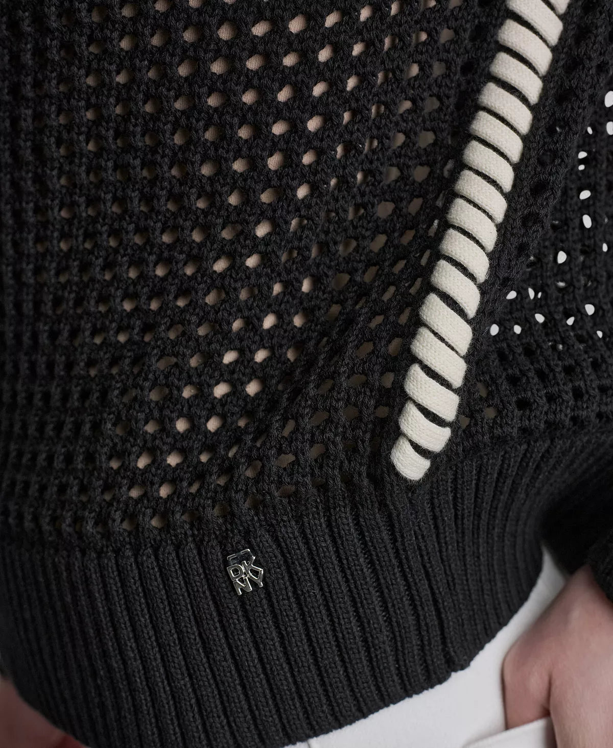 Black/Eggnog