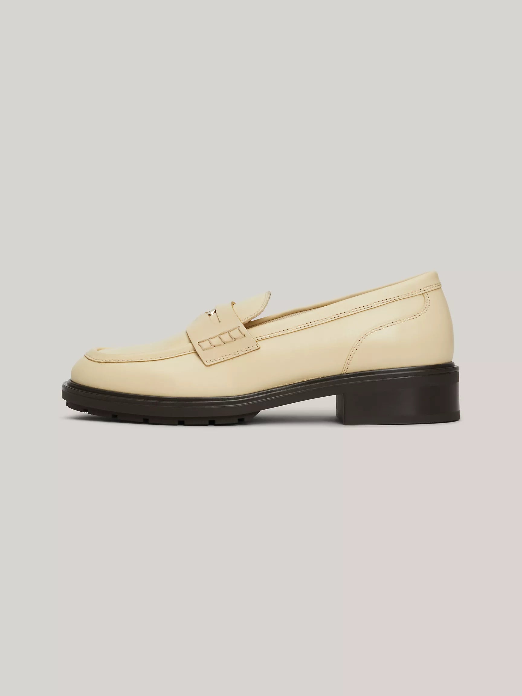 Country Ivory
