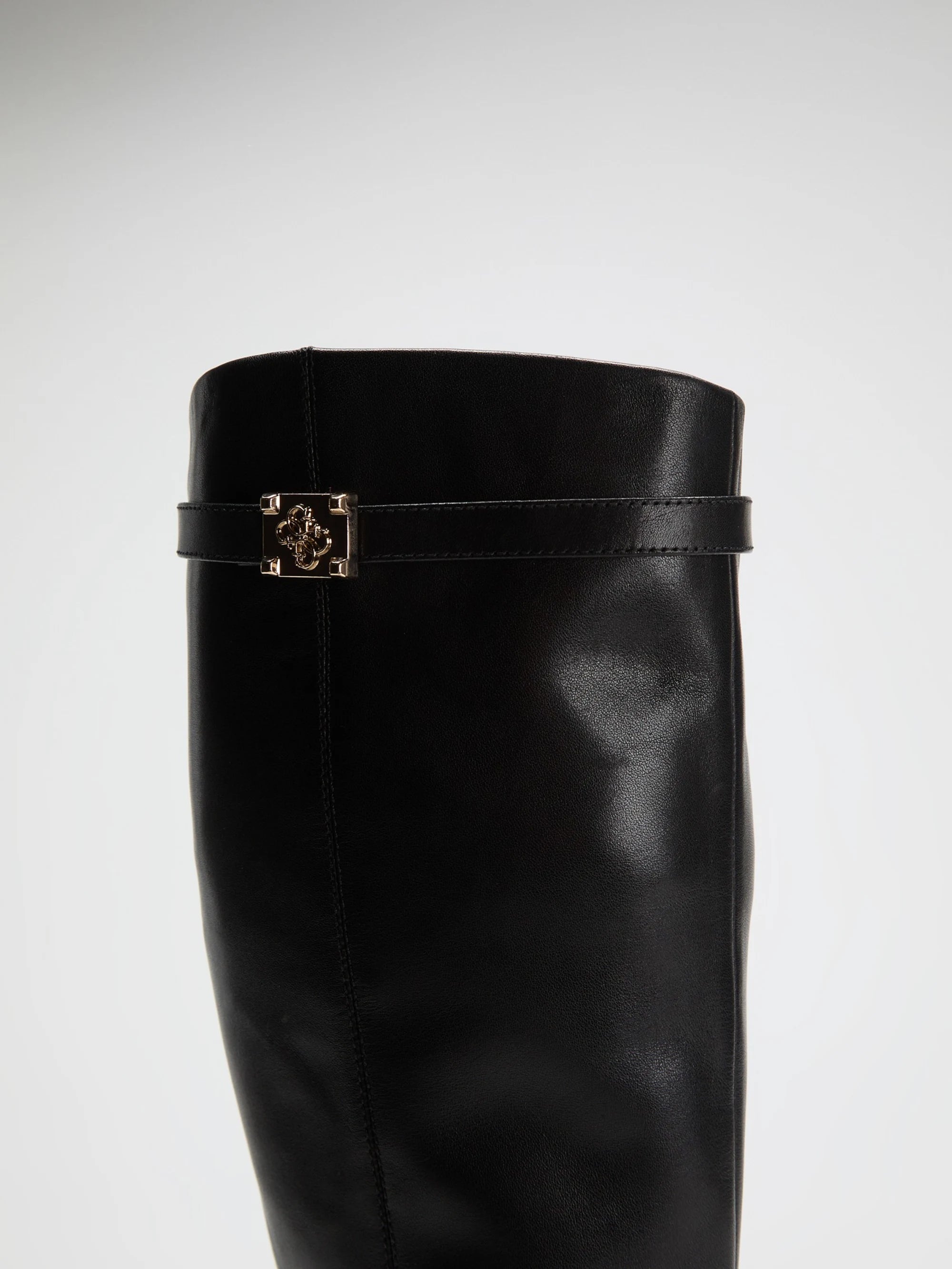 Black 001