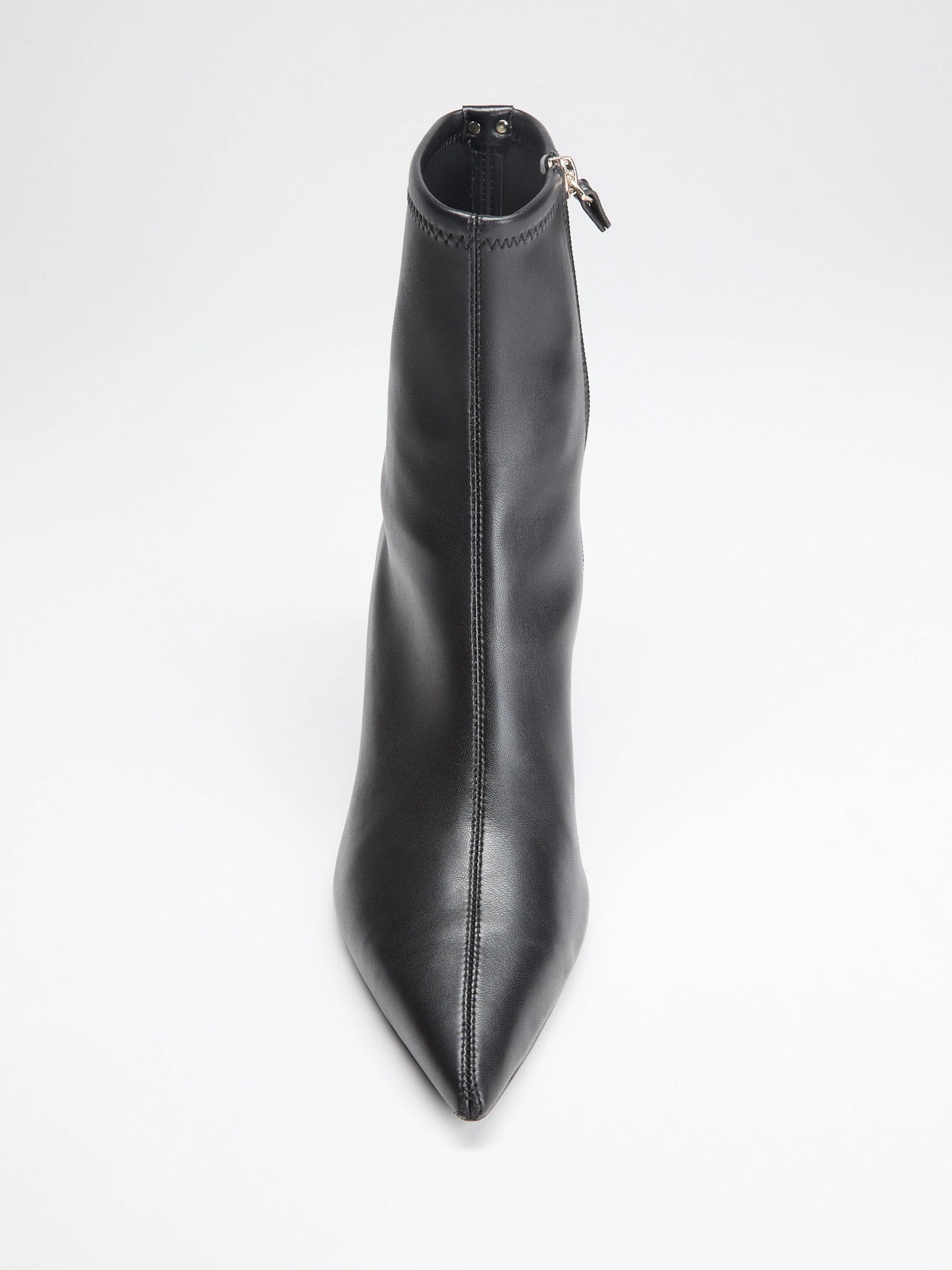 Black 001