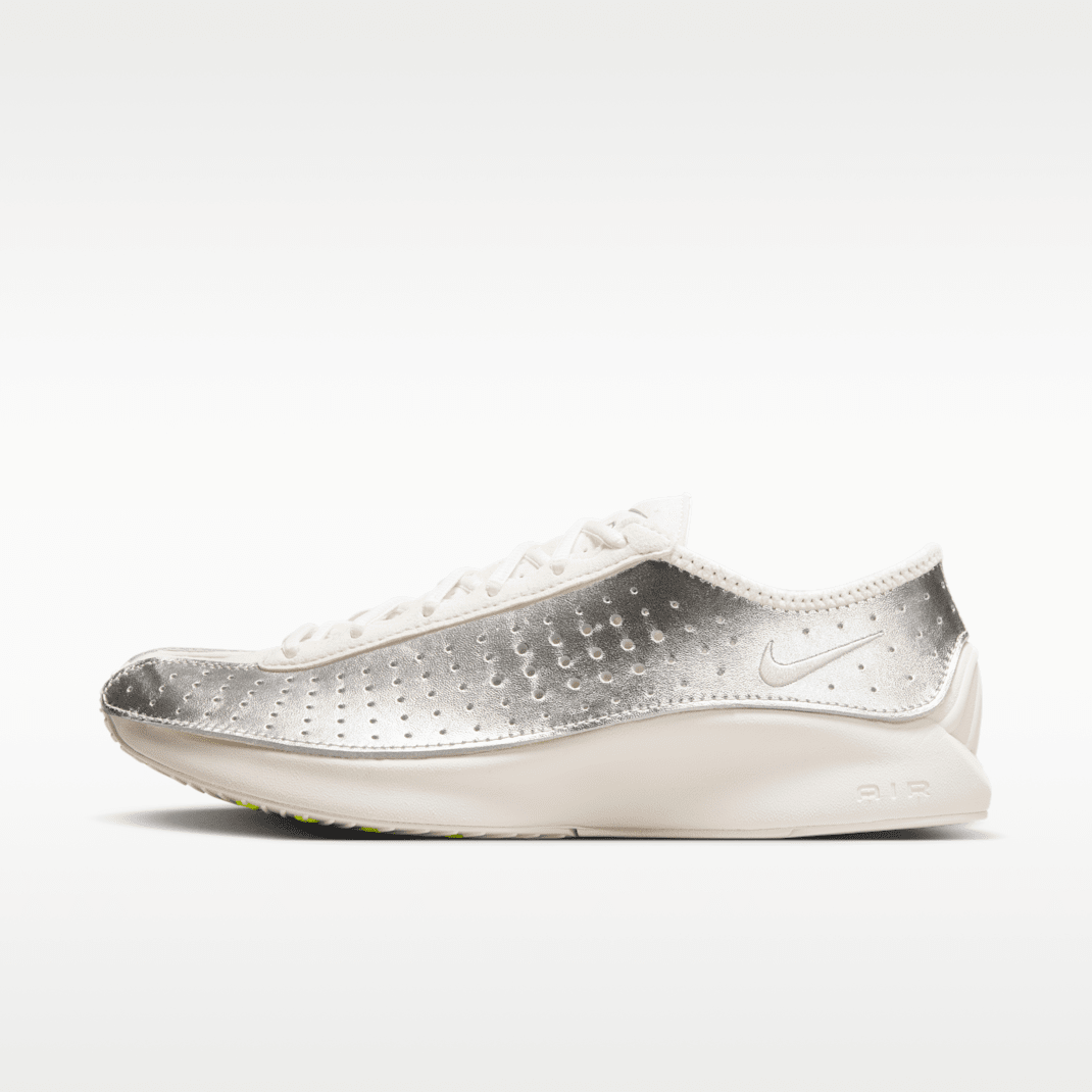 Pale Ivory/Metallic Silver/Volt/Pale Ivory