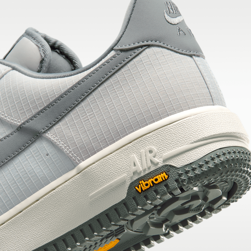 Summit White/Light Bone/Speed Yellow/Smoke Grey