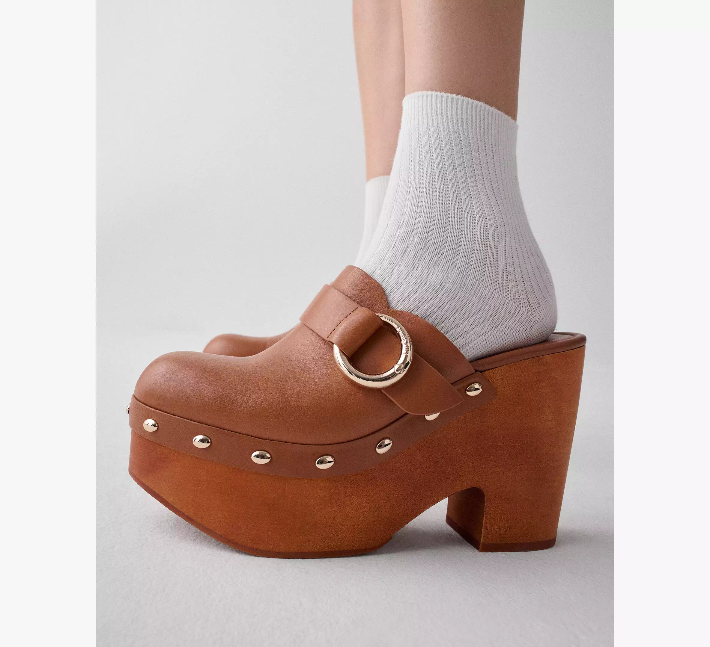 Saddle
