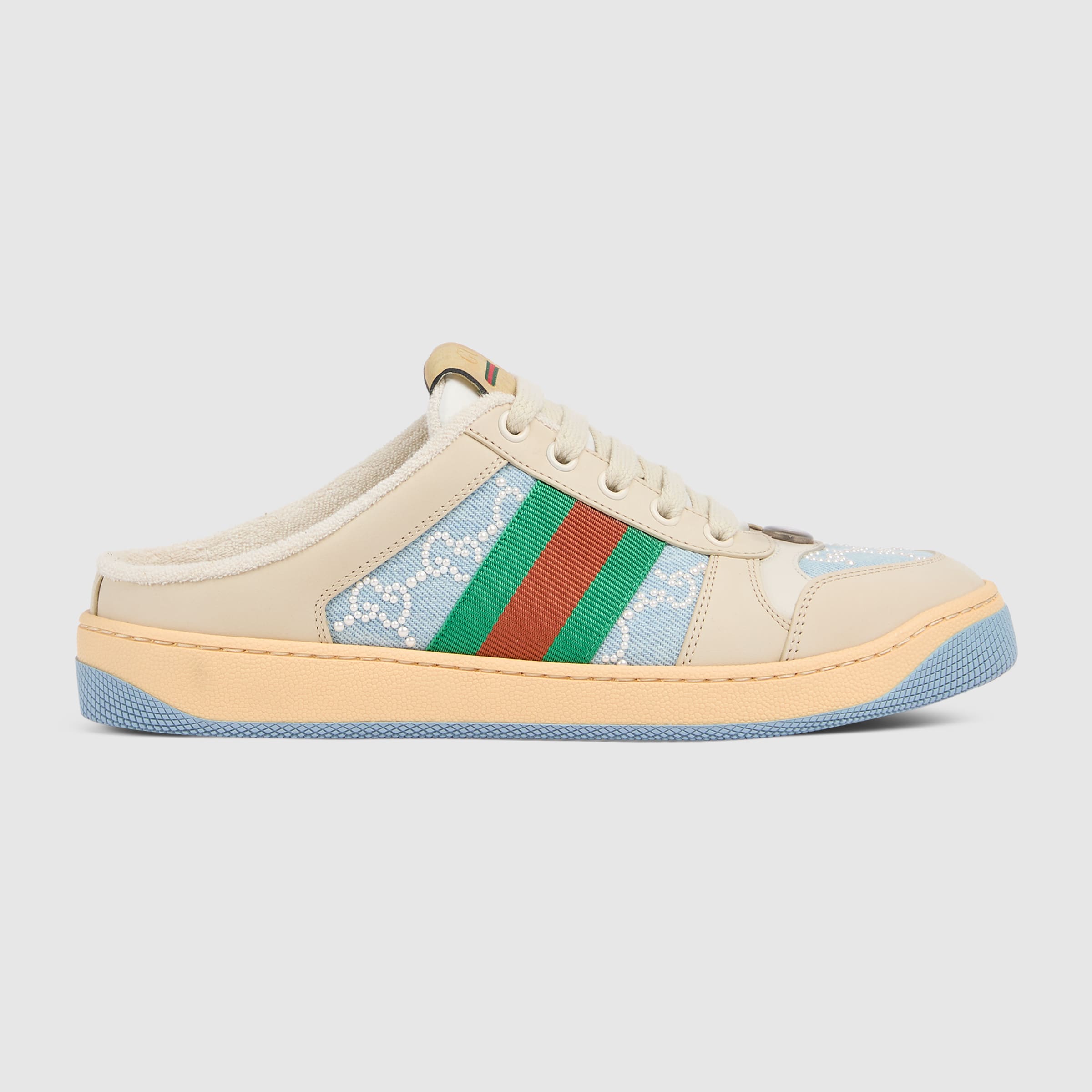 canvas con GG y perlas azul claro
