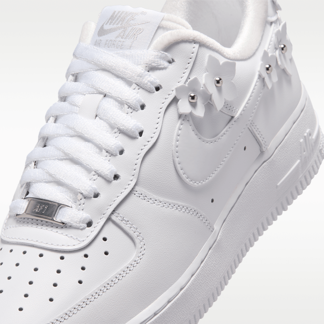 White/Wolf Grey/Metallic Silver/White
