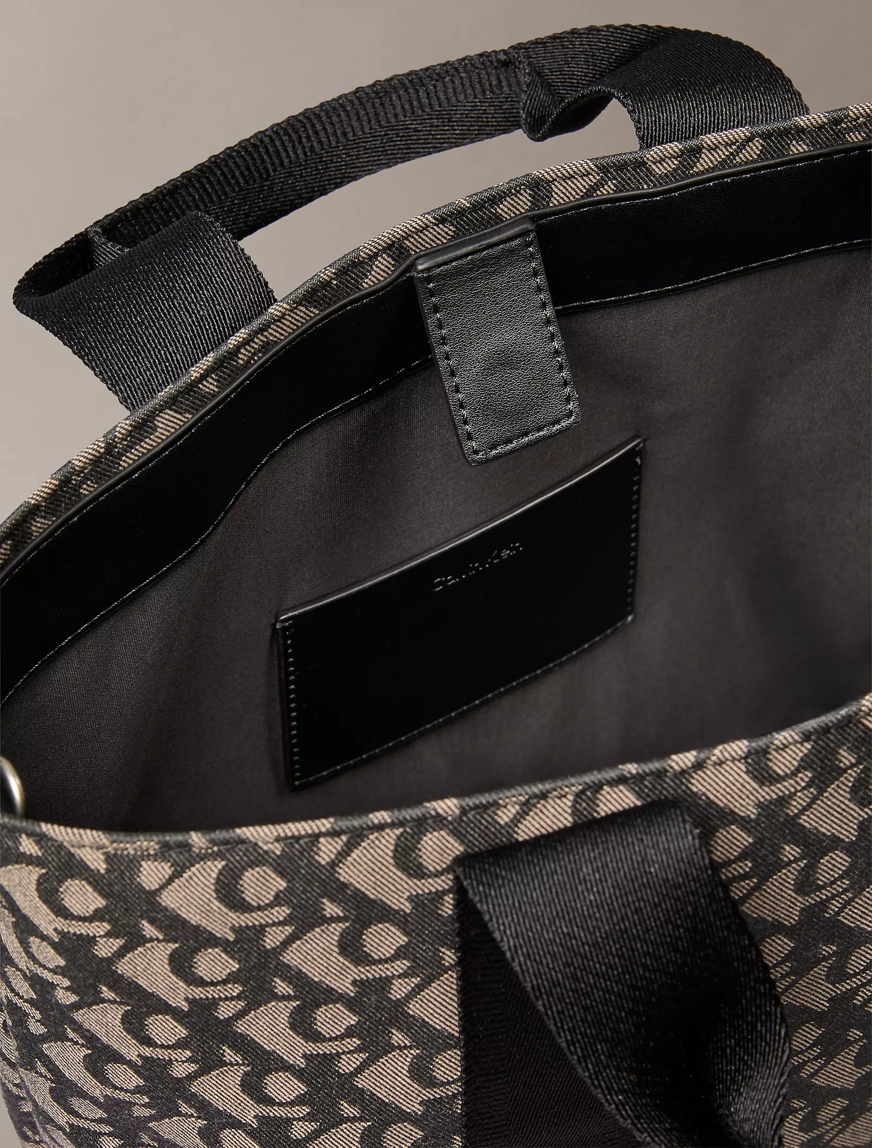 Black / Beige