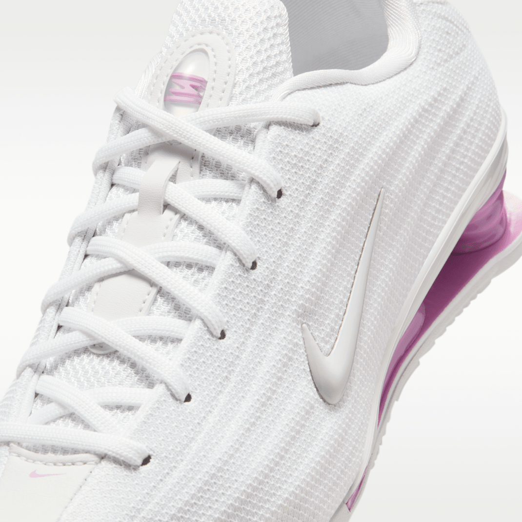White/Light Magenta