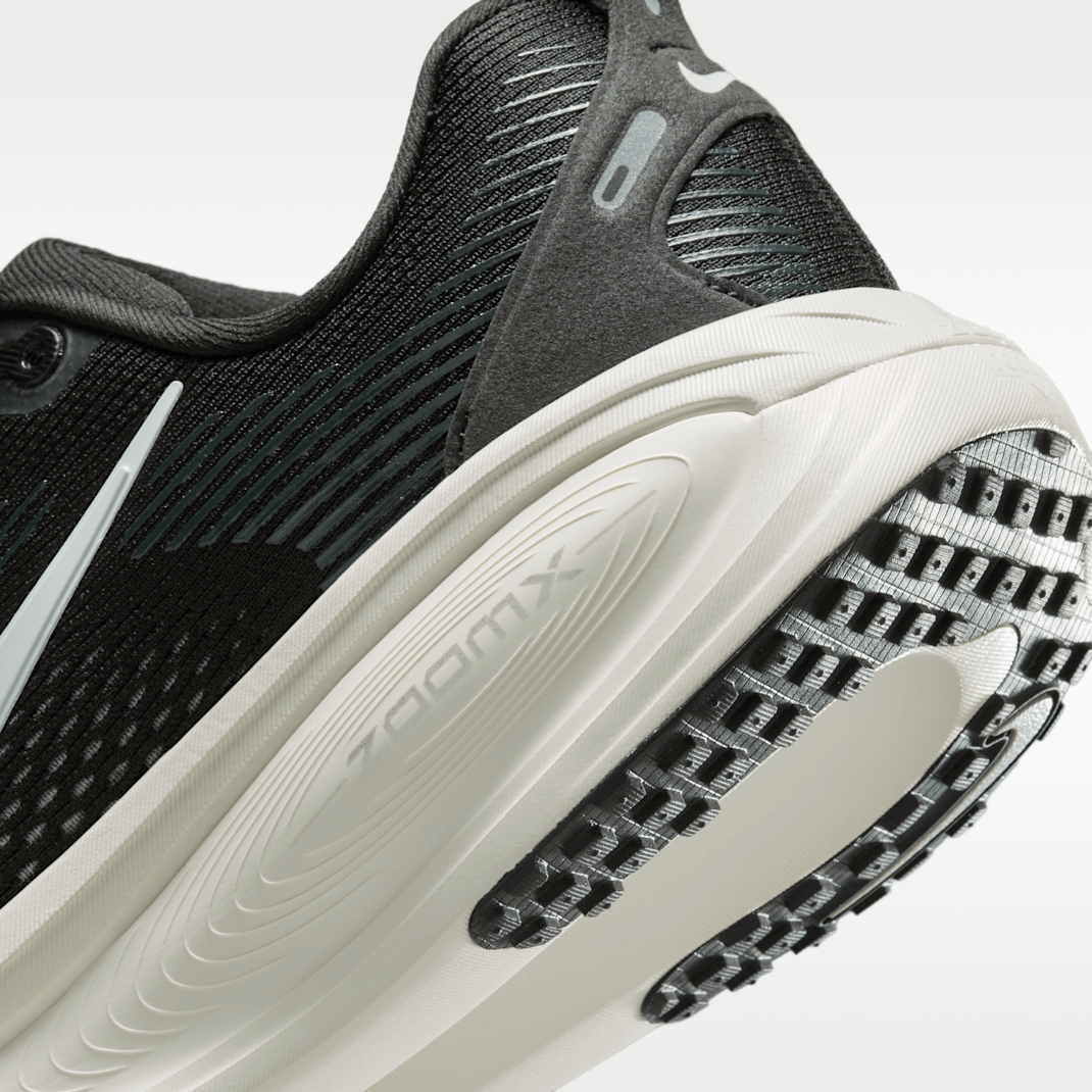 Black/Coconut Milk/Light Iron Ore/Summit White