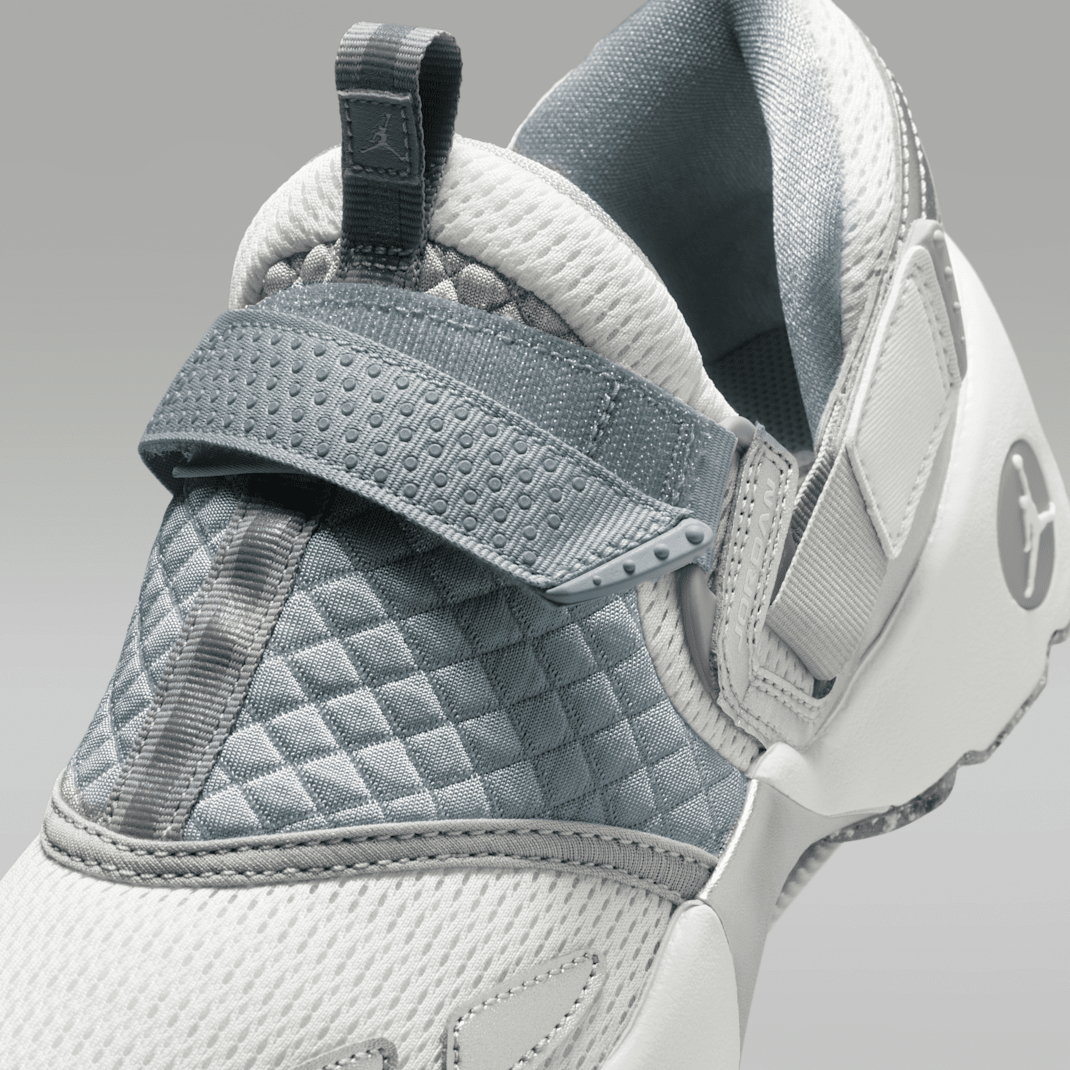 Wolf Grey/Reflective Silver/Summit White