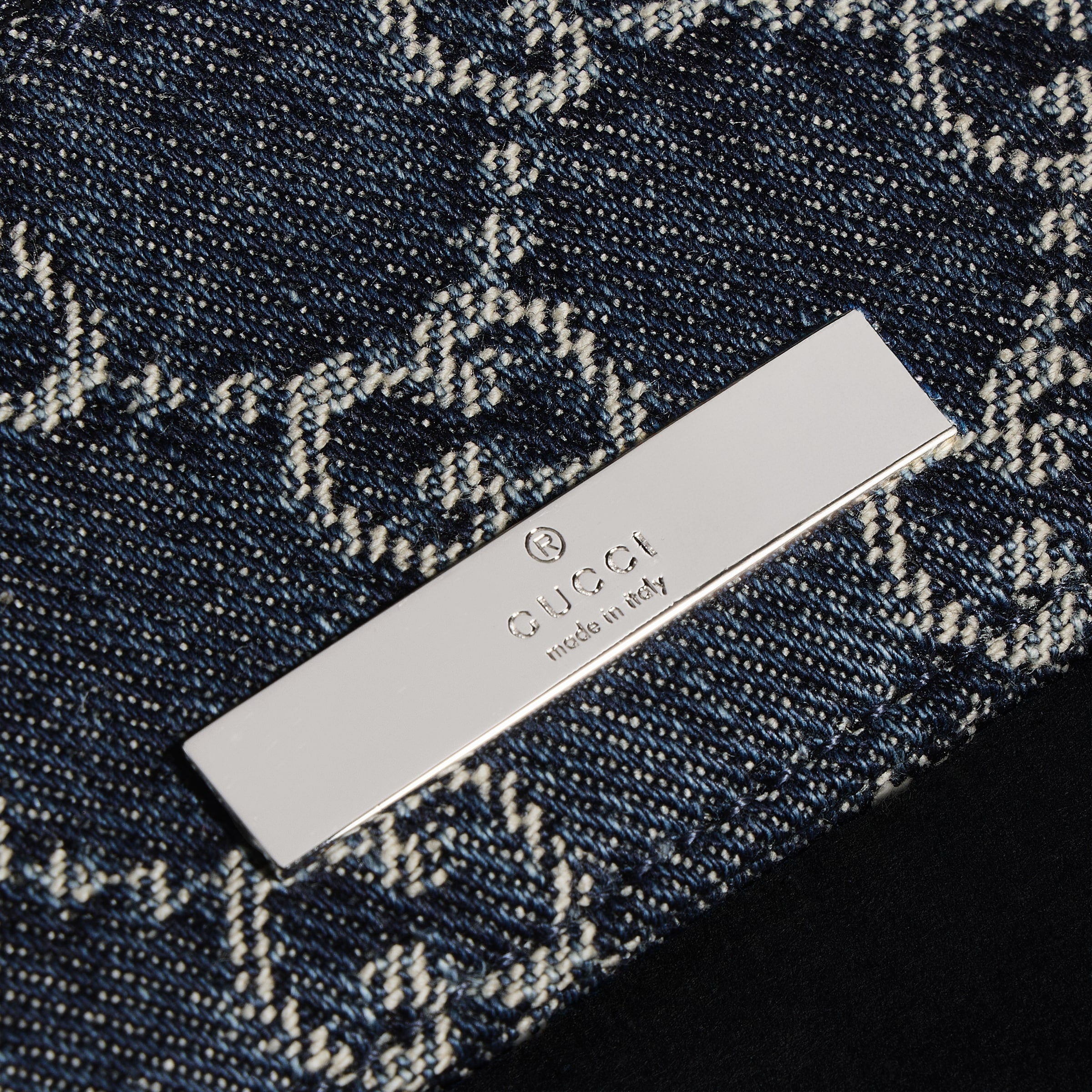 denim azul oscuro con GG