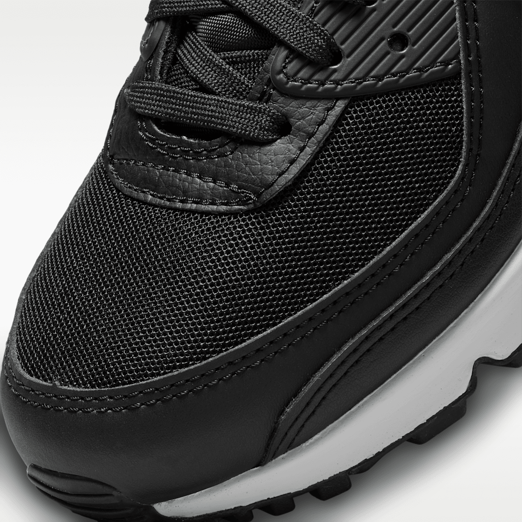 Black/Black/White