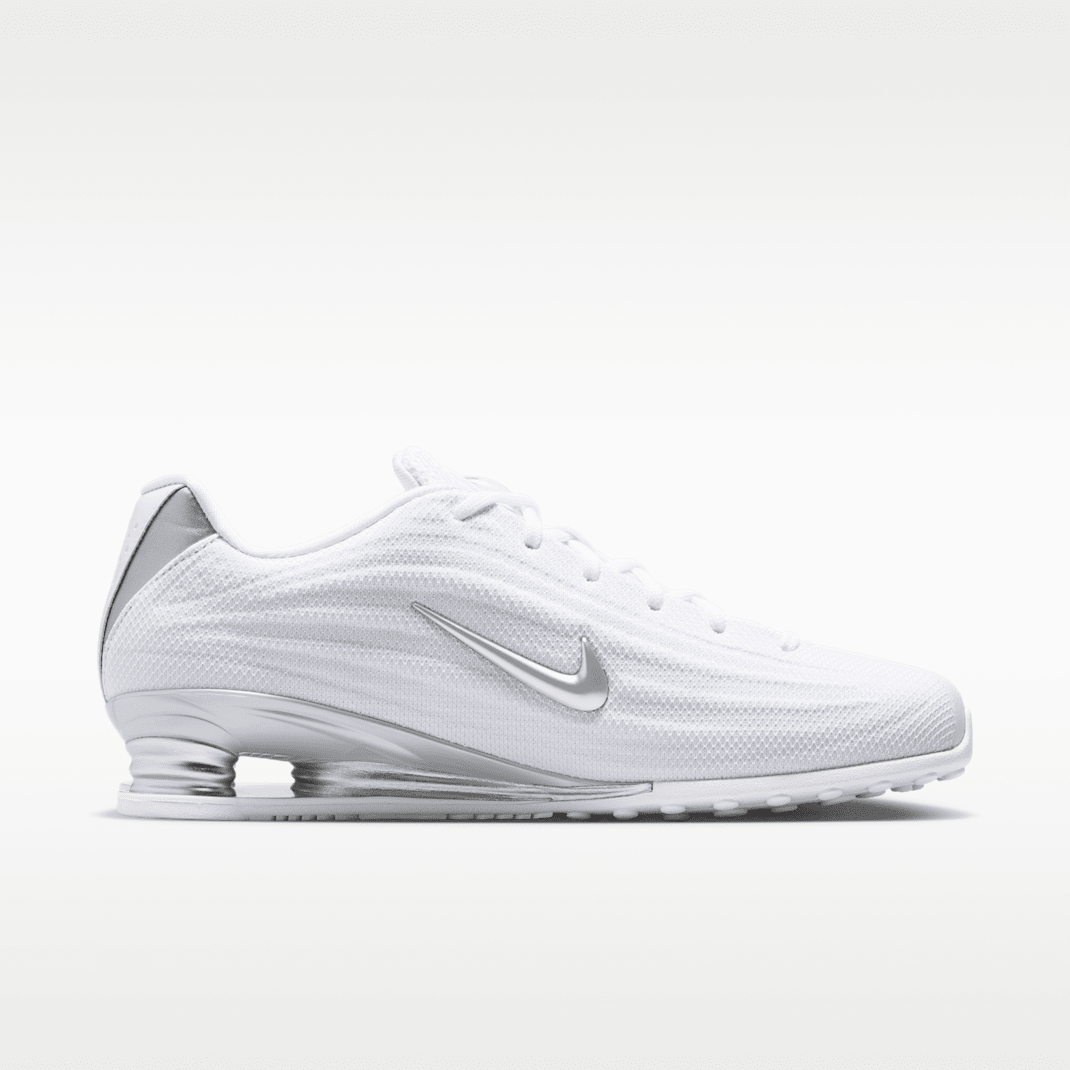 White/Metallic Silver