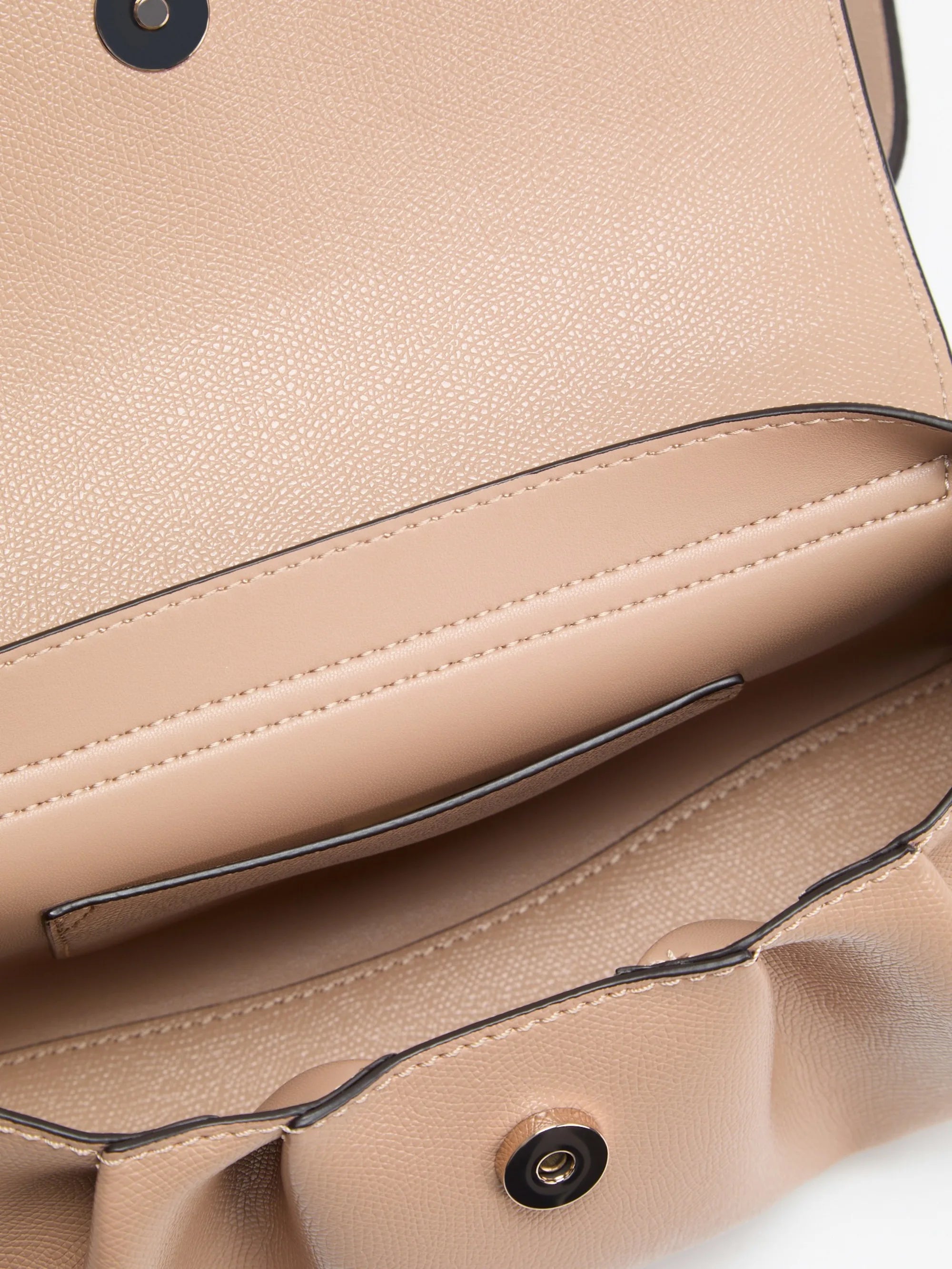 Beige Overflow