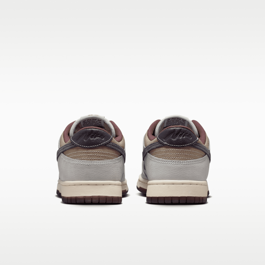Off White/Spruce Aura/Moon Particle/Dark Raisin