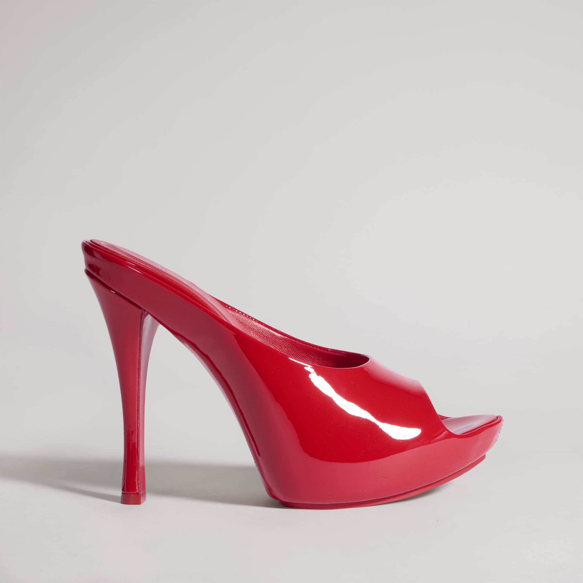 piel de charol roja