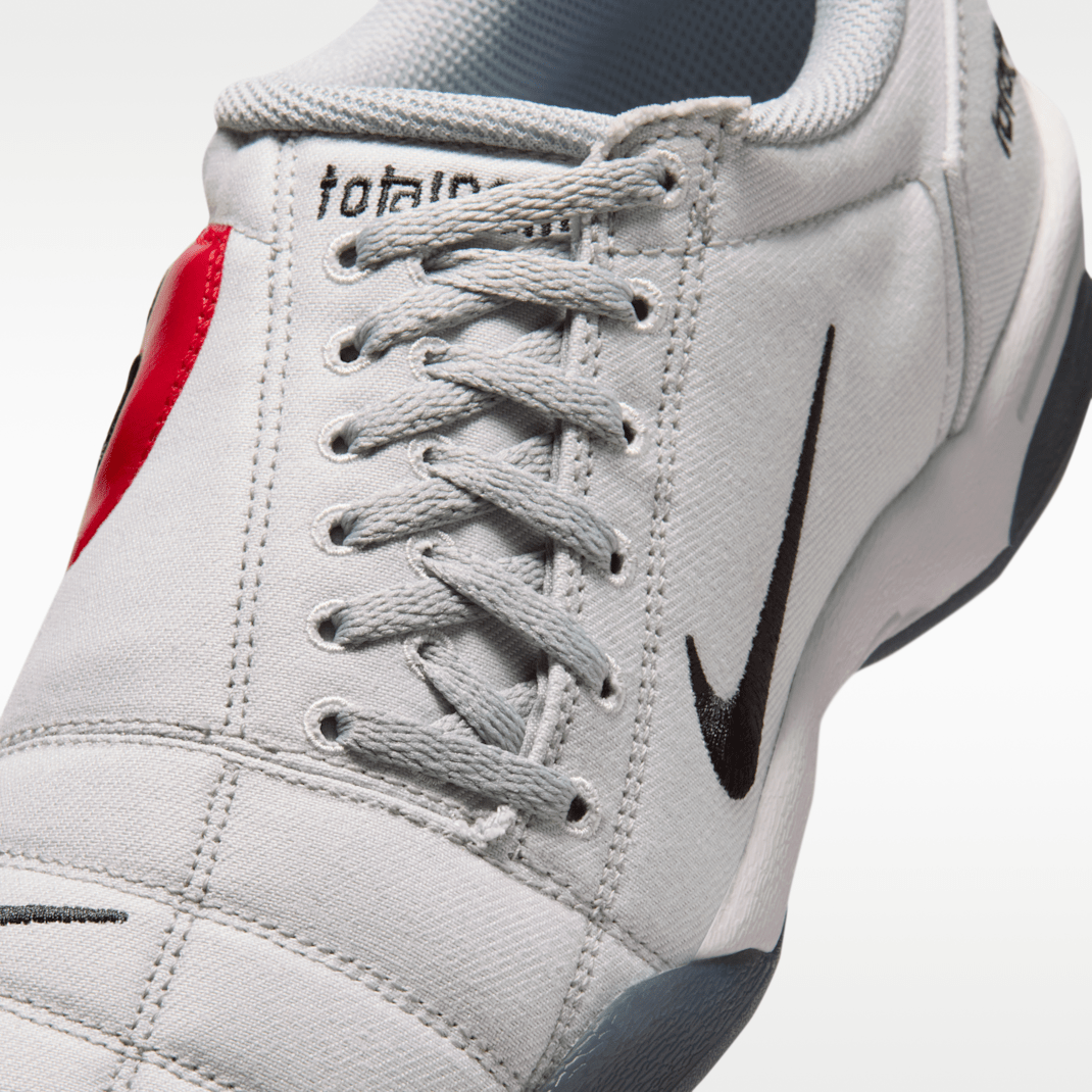 Light Smoke Grey/University Red/Photon Dust/Black