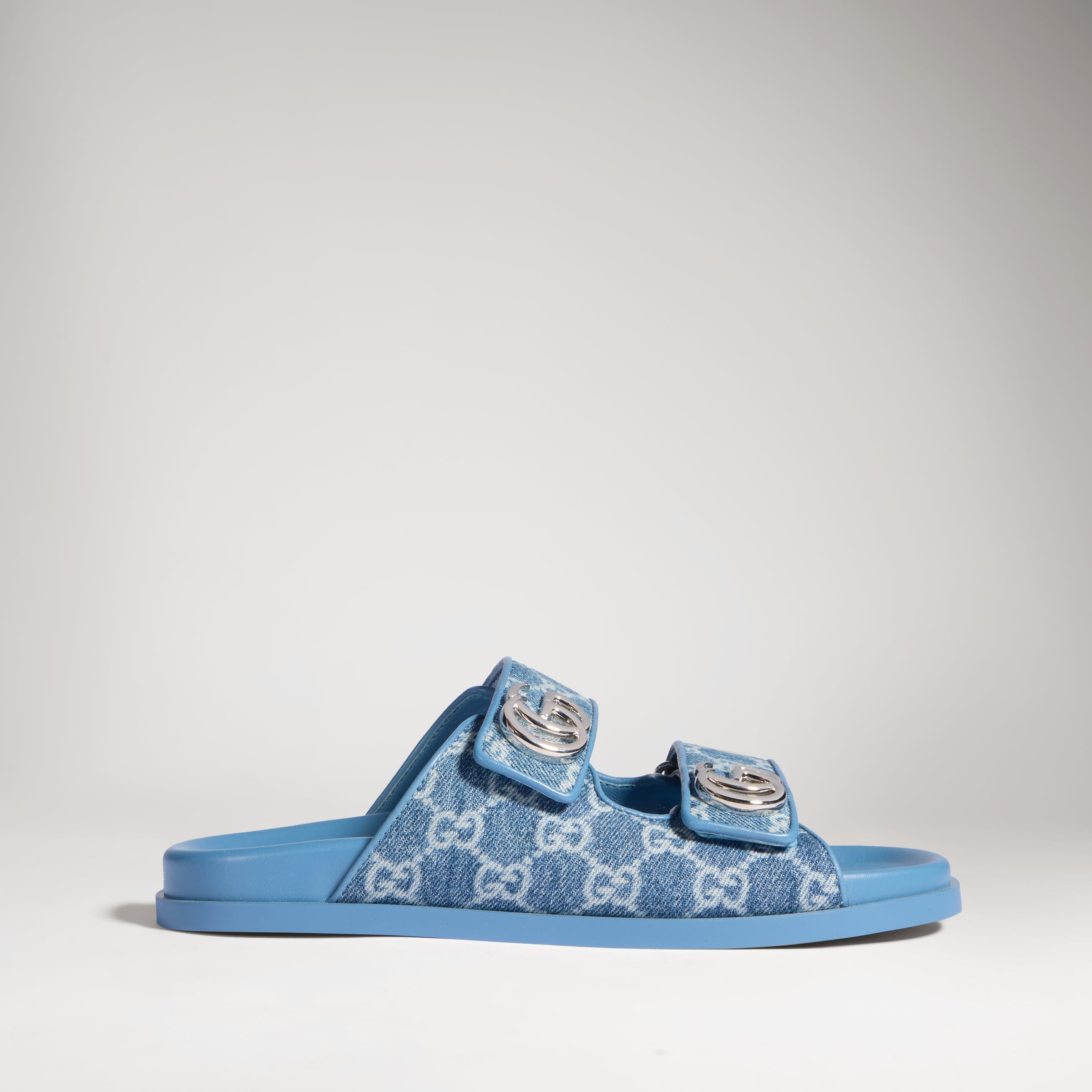 denim azul con GG