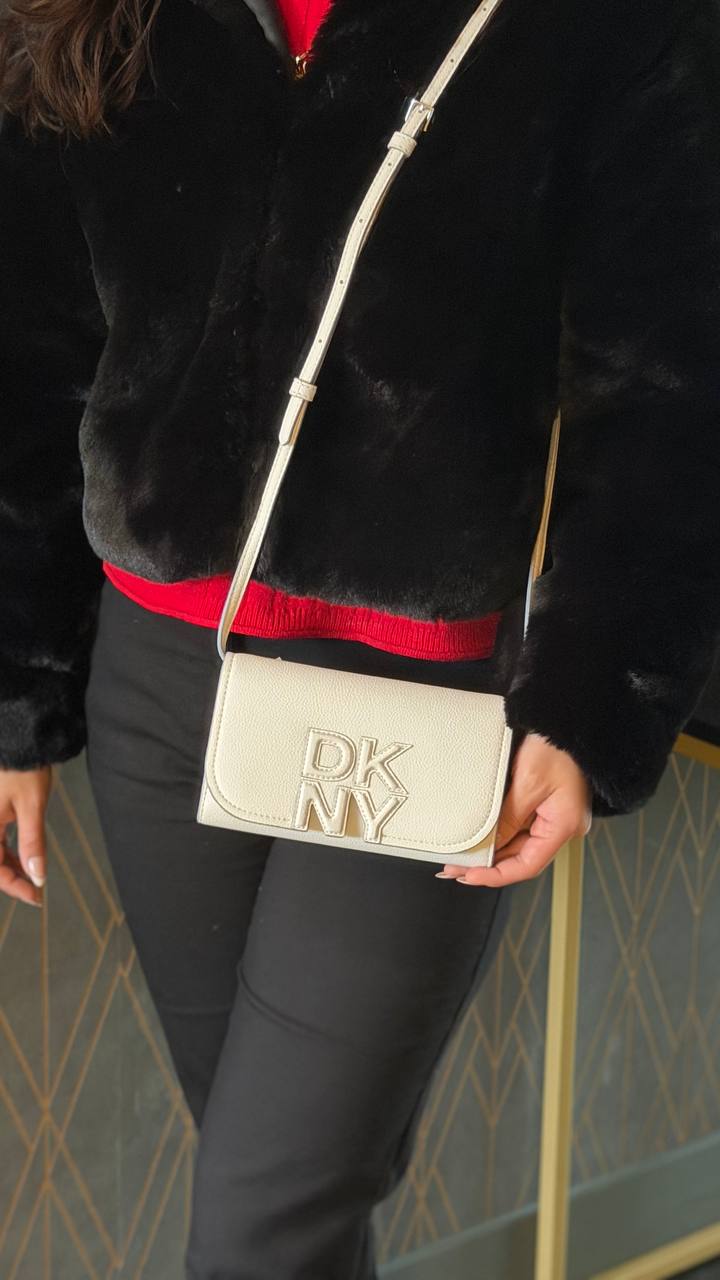 Nicole Wallet On A String
