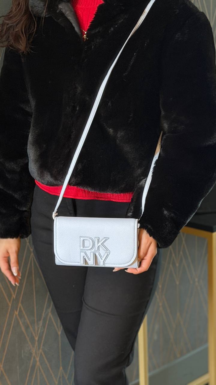 Nicole Wallet On A String