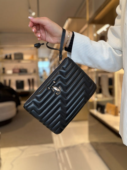 Avenue Quilted Leather pouch