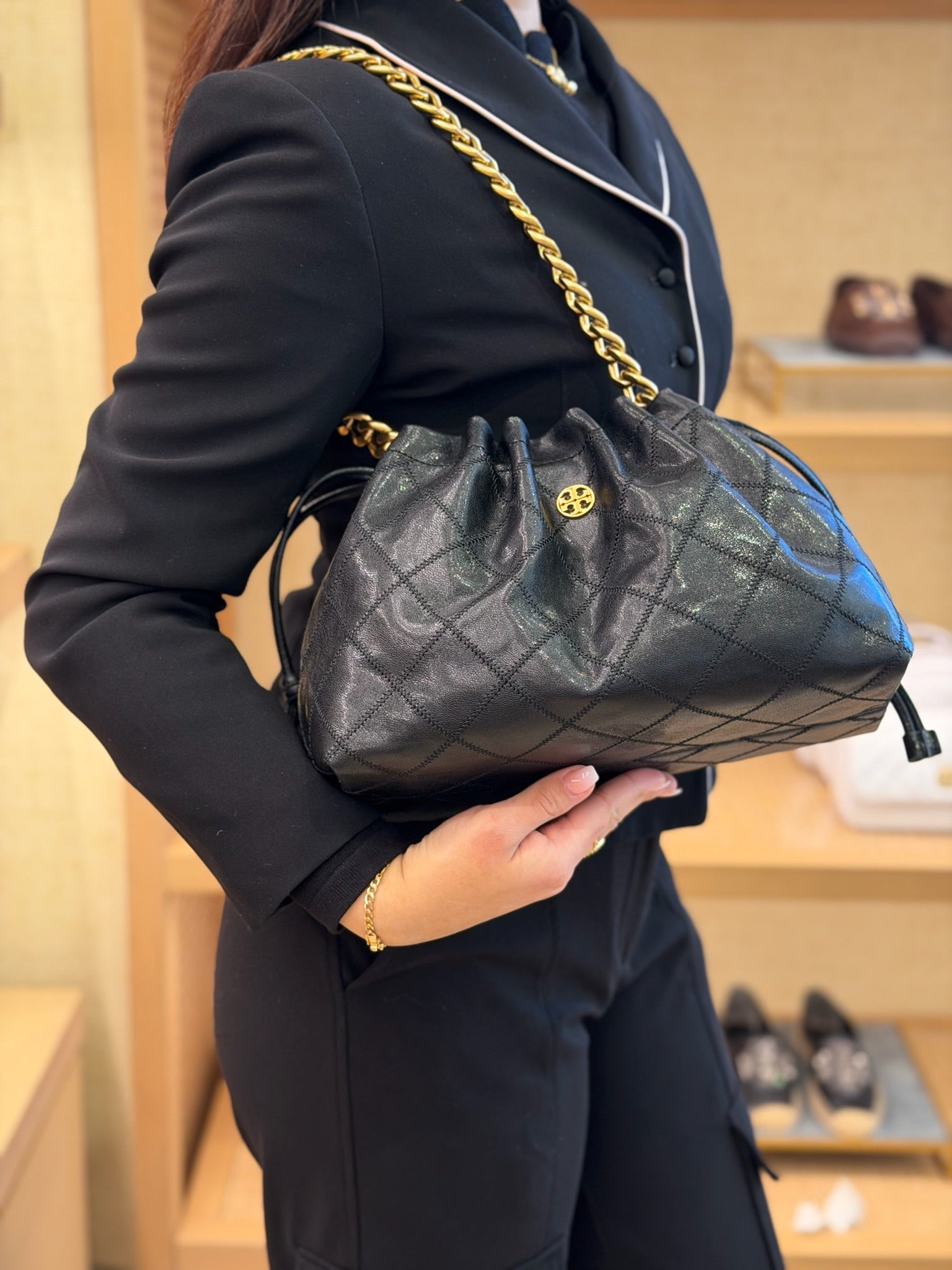 Willa Large E/W Drawstring Bag