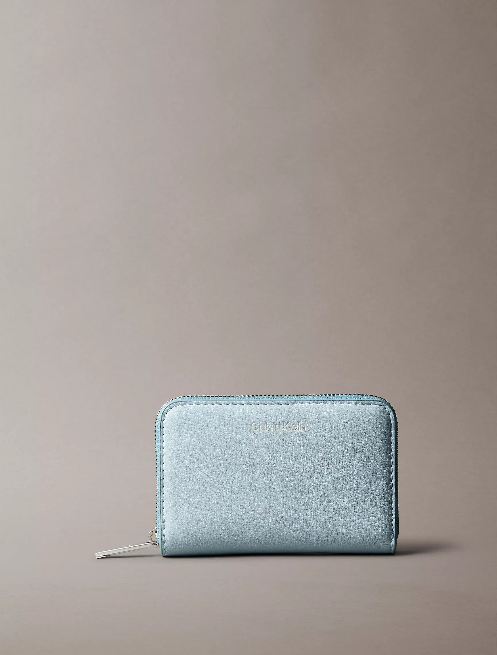 Palest Blue/Smoke Blue