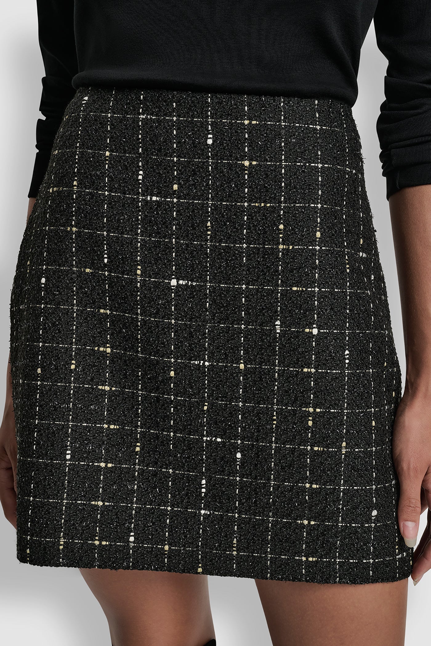 black/gold_window_pane_boucle