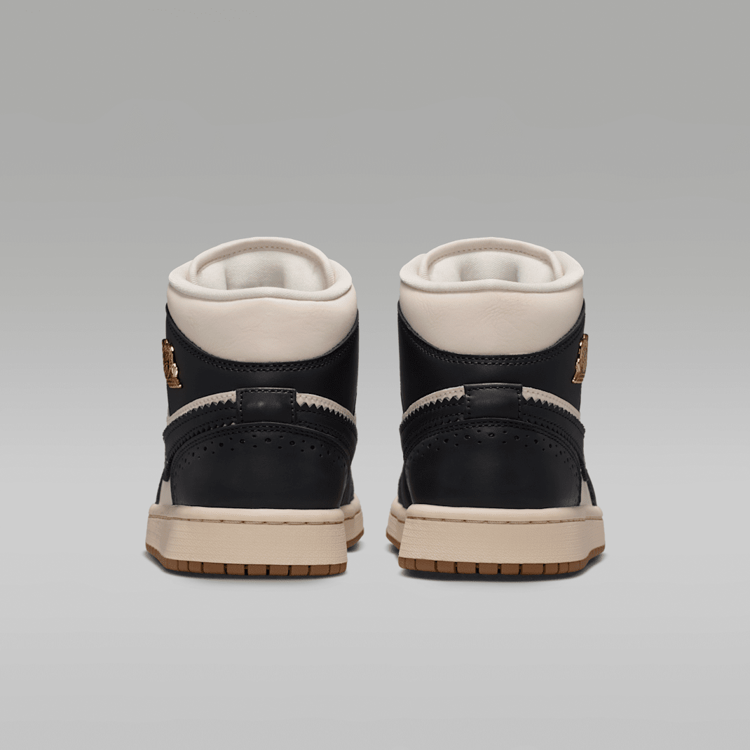 Off Noir/Chalk/Pearl White/Chalk