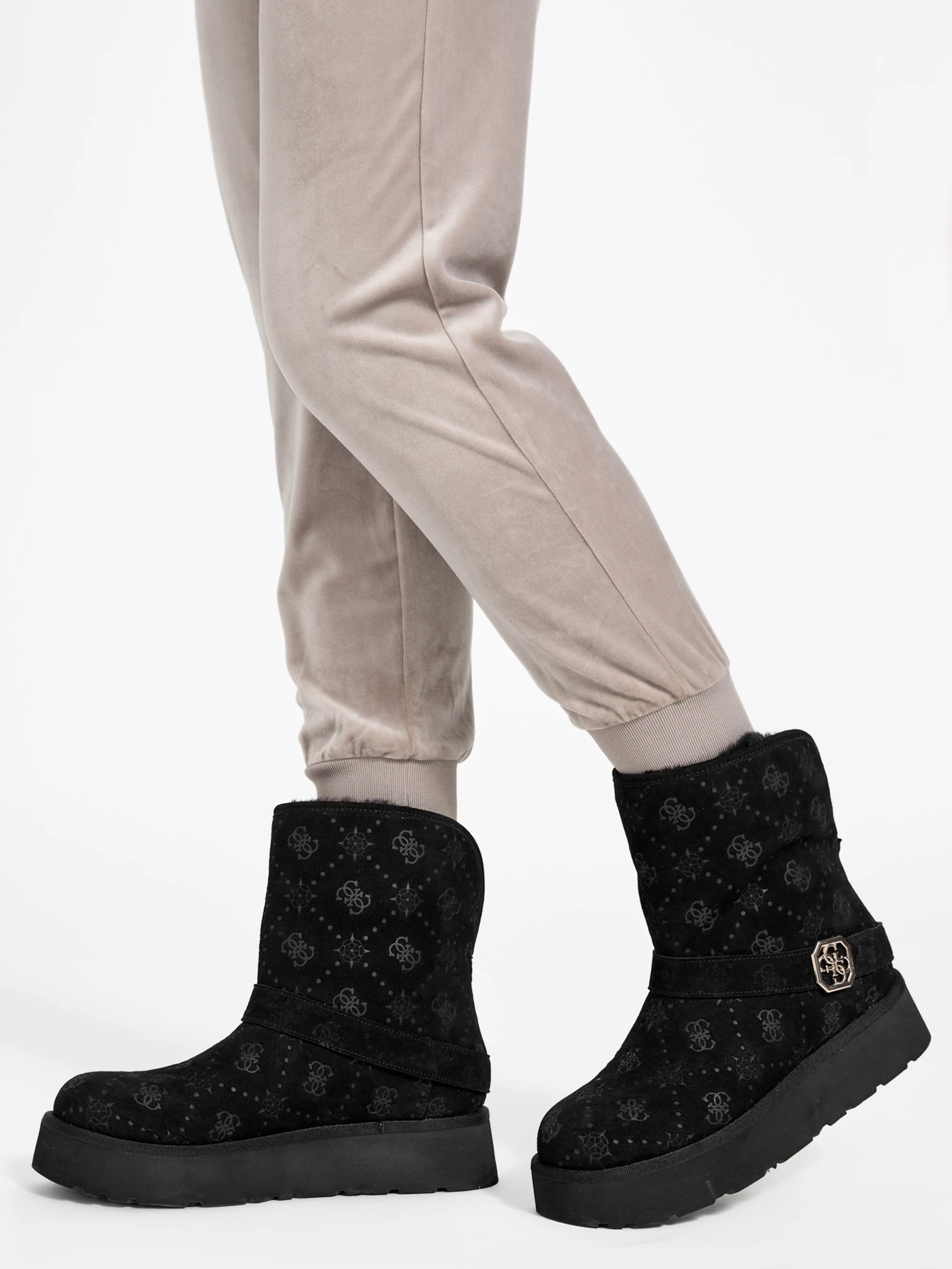 Black 001