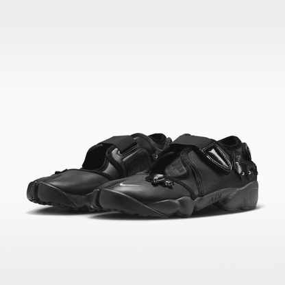 Black/Wolf Grey/Metallic Silver
