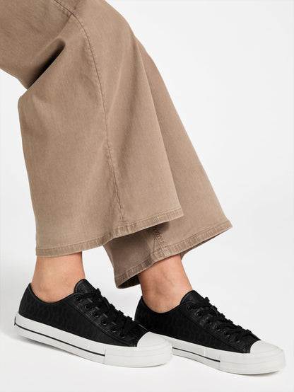 Black 001