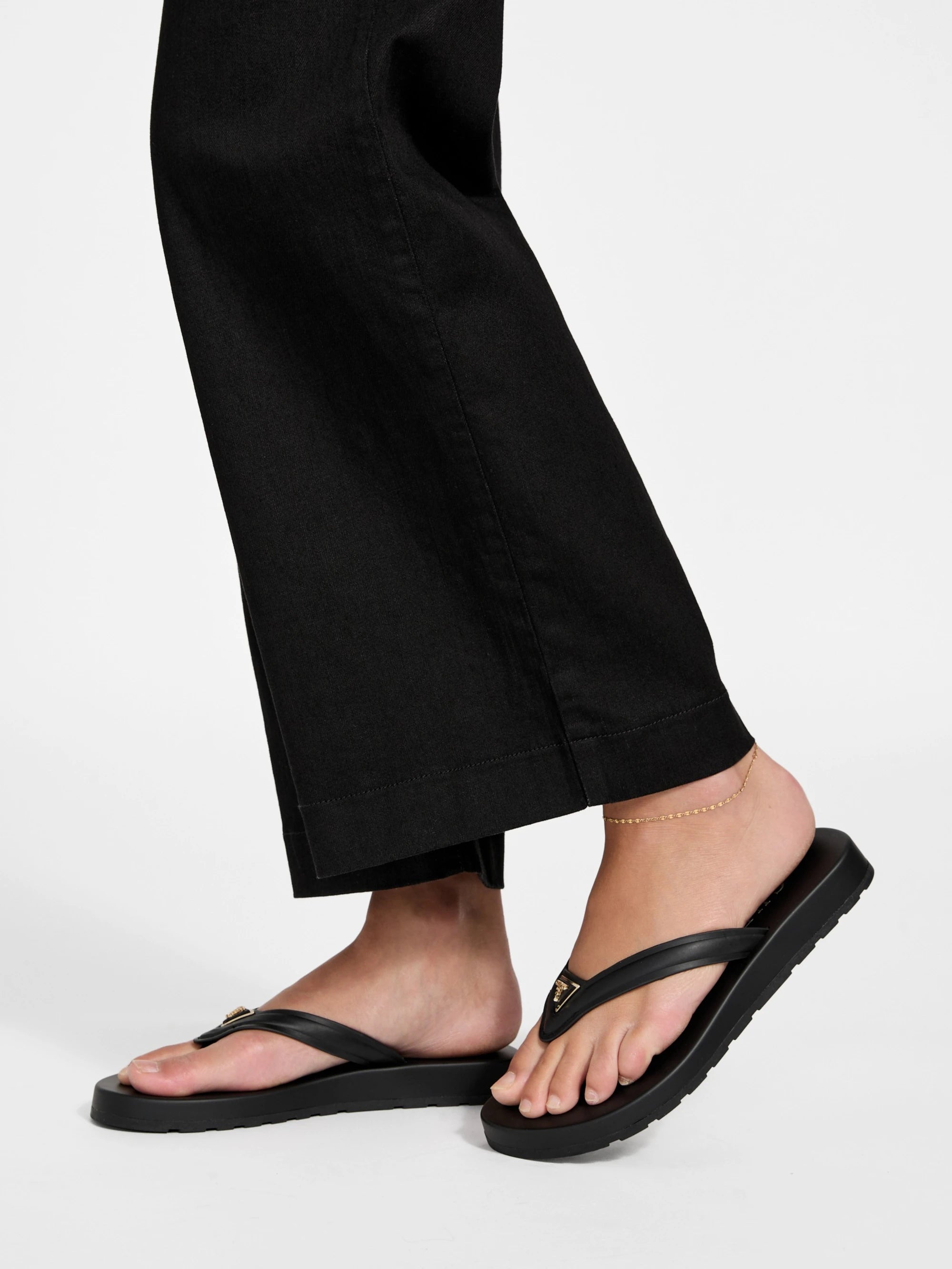 Black 001